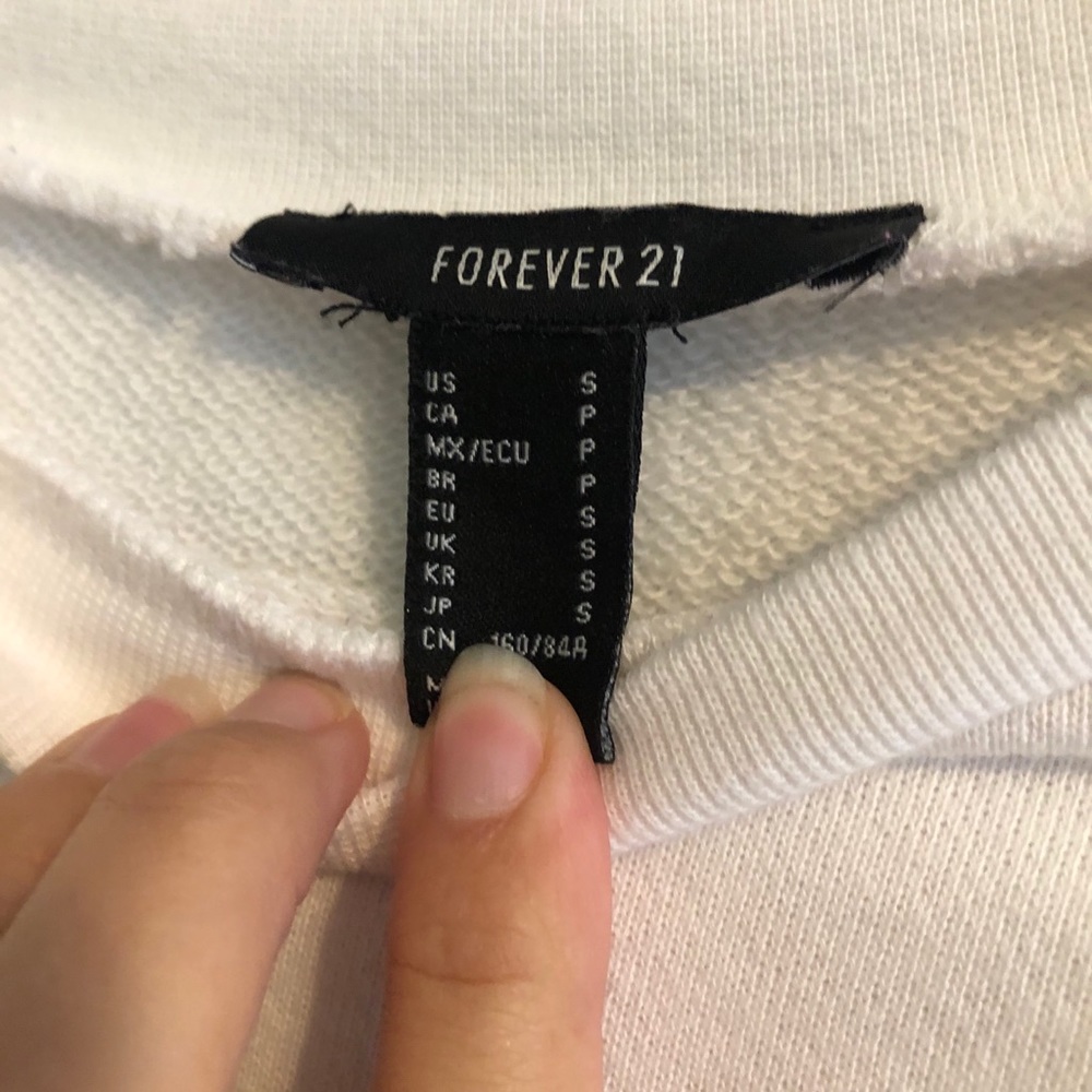Cropped Pullover - Picture 3 of 3